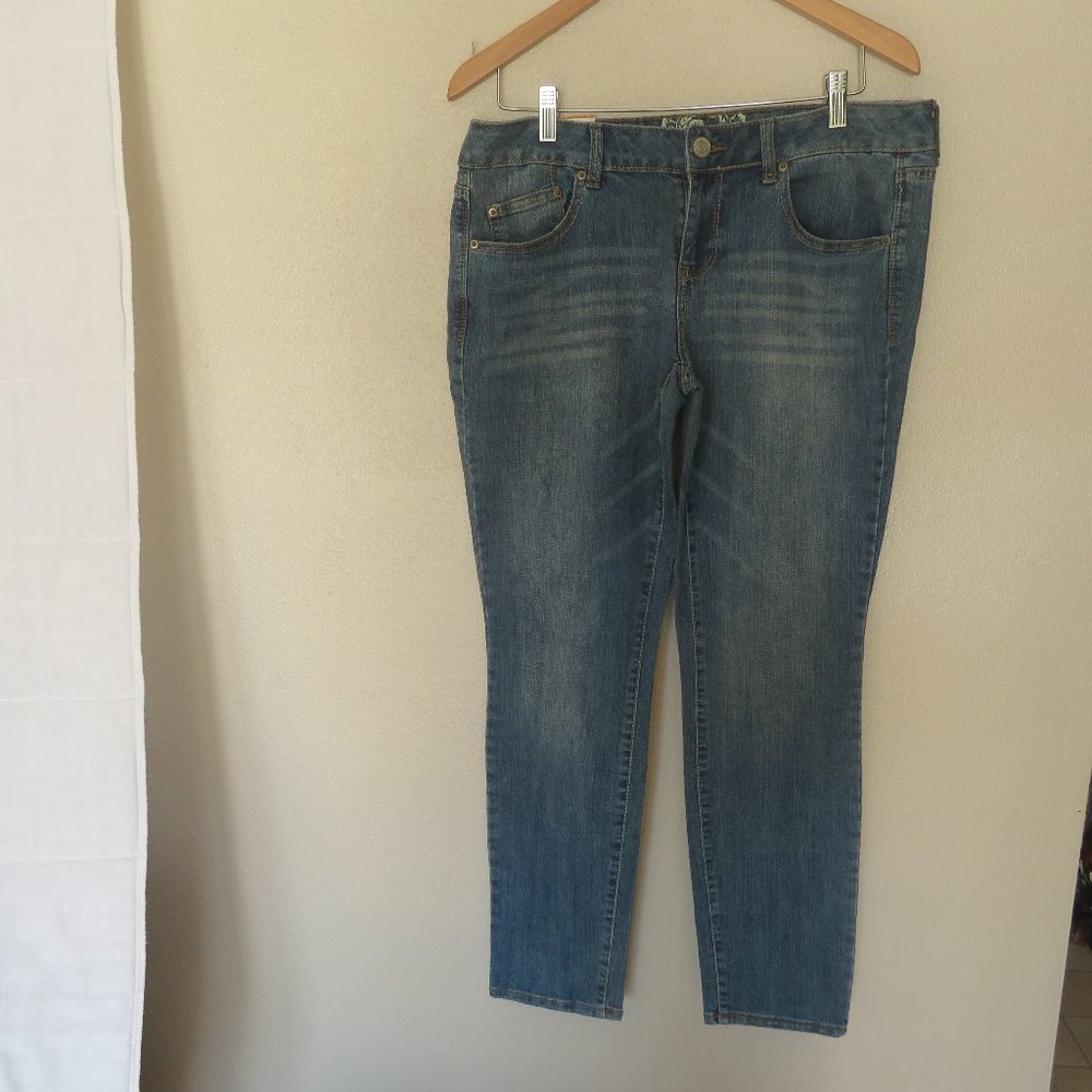 NWT Women's Juniors Aquarius Skinny Jeans Size 15
